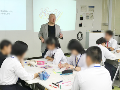 株式会社タカヤコミュニケーションズが、デザイン思考を伝える出前授業を行う写真