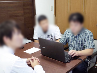 株式会社タカヤコミュニケーションズにて、職業訓練生のインターンを受け入れを行う写真
